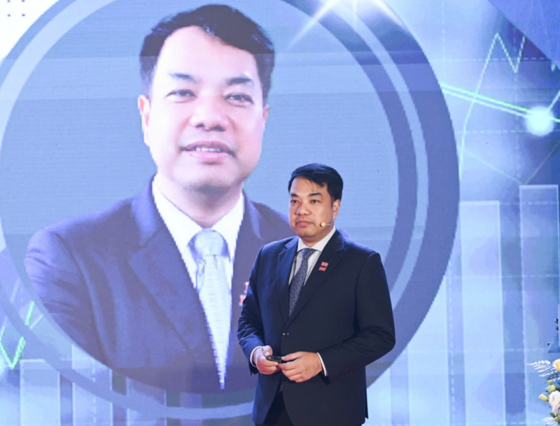 TS Mạc Quốc Anh, Phó Chủ tịch Hiệp hội Doanh nghiệp nhỏ và vừa TP. Hà Nội trình bày tham luận tại hội thảo. Ảnh: Hải Long