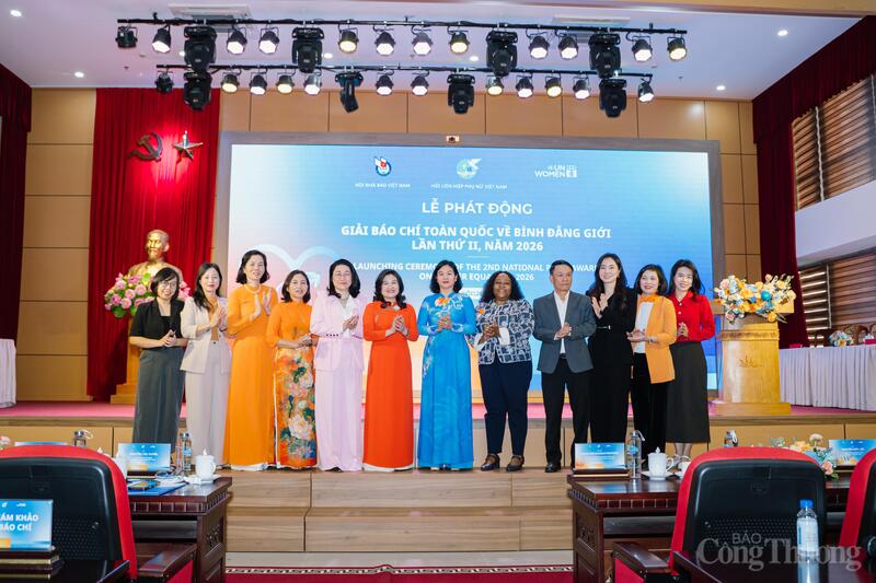 Các đại biểu tham dự lễ phát động. Ảnh: NH