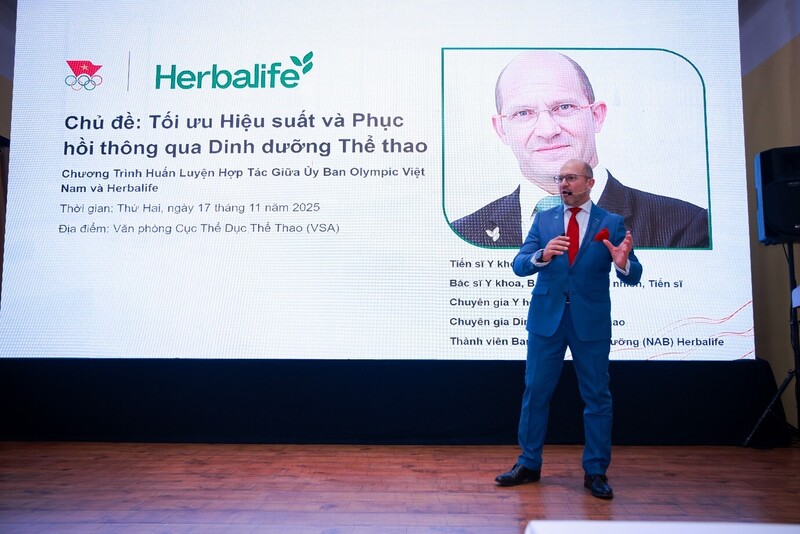 Julián chia sẻ kinh nghiệm khoa học dinh dưỡng thể thao tại sự kiện