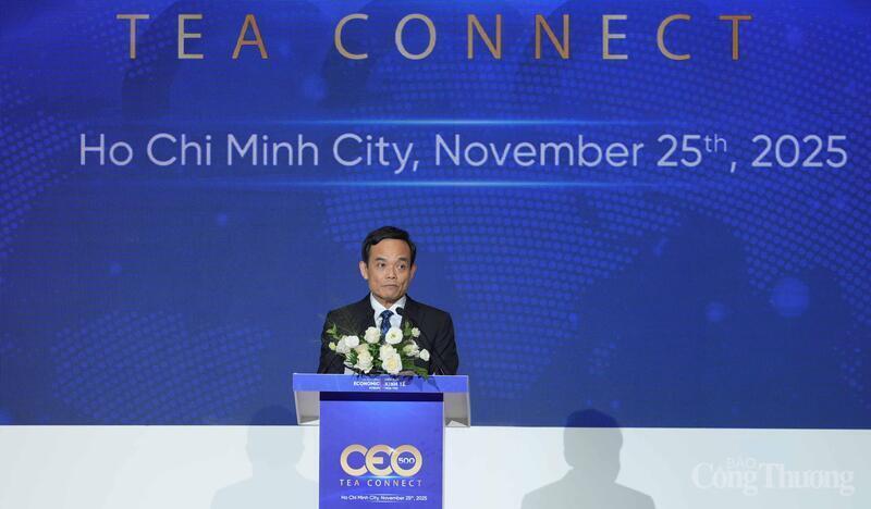 Bapak Tran Luu Quang, Sekretaris Komite Partai Kota Ho Chi Minh, berpidato di Forum Ekonomi Musim Gugur 2025. Foto: Thanh Minh