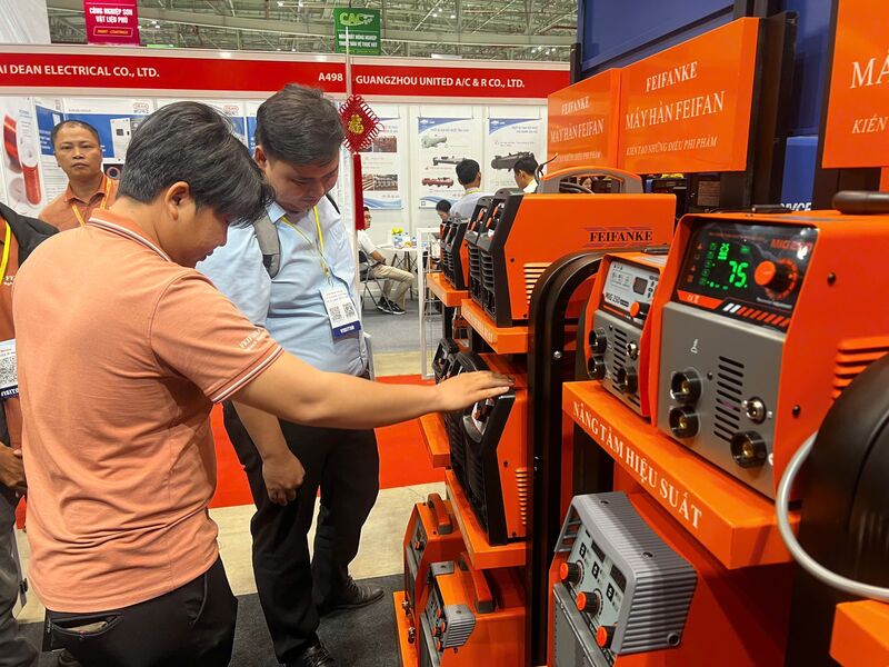 Вьетнамские предприятия выставляются на выставке Vinamac Expo 2025. Фото: Фуонг Хоа