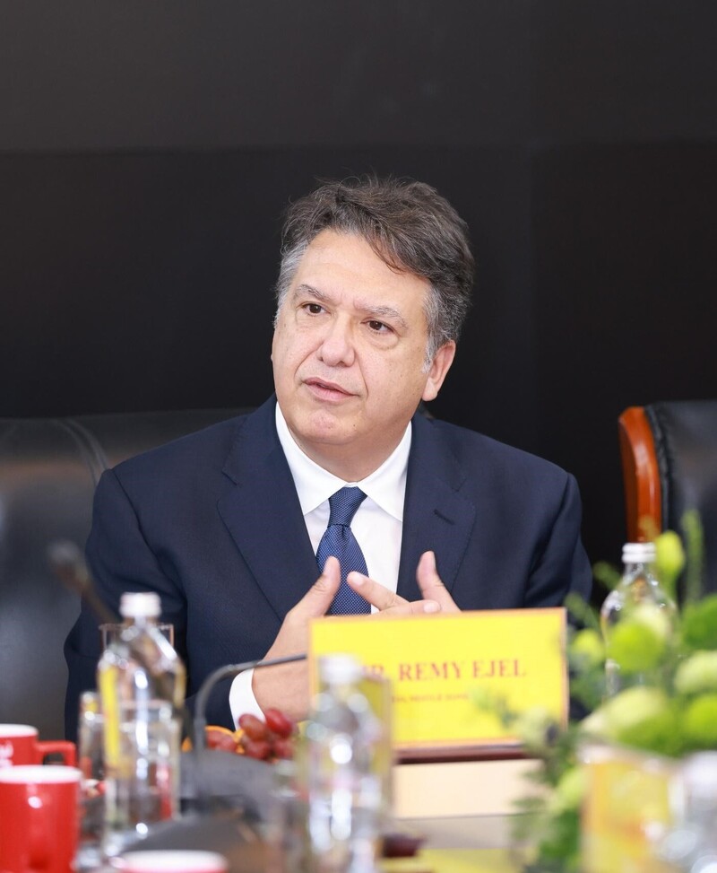 Ông Remy Ejel, Tổng Giám đốc Nestlé Zone AOA chia sẻ tại buổi làm việc với Bộ Nông nghiệp và Môi trường