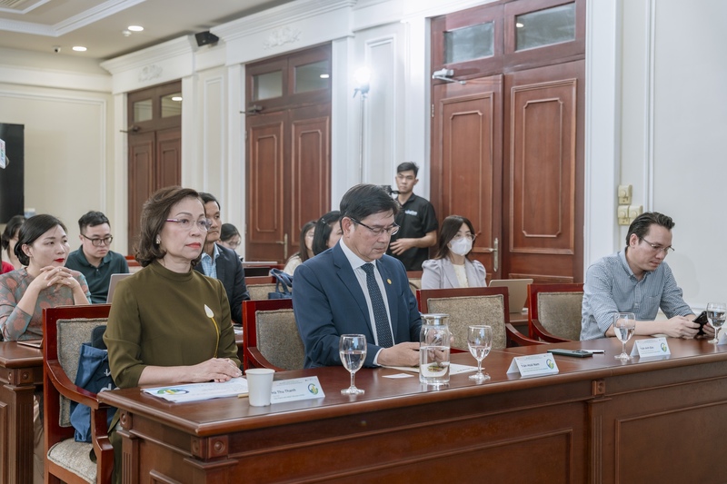 วิทยากรที่เข้าร่วมประชุมในช่วงบ่ายวันที่ 27 พฤศจิกายน