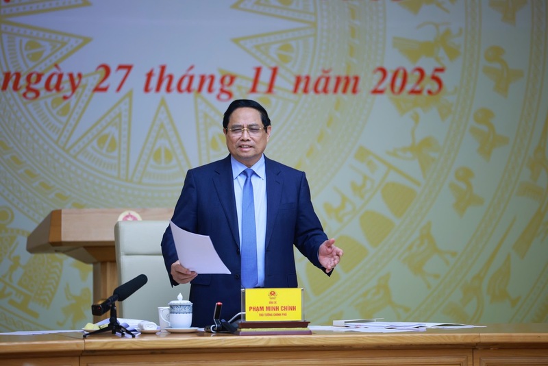 Thủ tướng yêu cầu hoàn thiện hồ sơ các tập thể, cá nhân như Hội đồng đã thông qua để trình cấp có thẩm quyền xem xét. Ảnh: VGP/Nhật Bắc