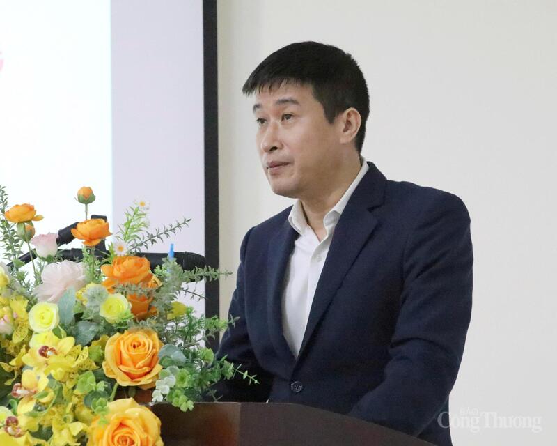 TS. Hoàng Hiệp, Viện trưởng Viện Nghiên cứu tăng trưởng xanh, chia sẻ tại sự kiện. Ảnh: N.H