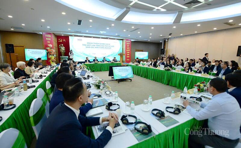 Forum sahnesi. Fotoğraf: NH.