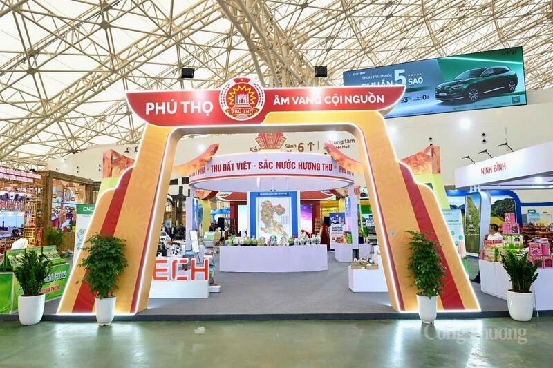 Gian hàng OCOP tỉnh Phú Thọ tại Hội chợ Mùa Thu 2025