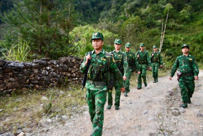Các chiến sĩ Đồn Biên phòng Thu Lũm thường xuyên tổ chức tuần tra đường biên, kiểm soát khu vực cột mốc