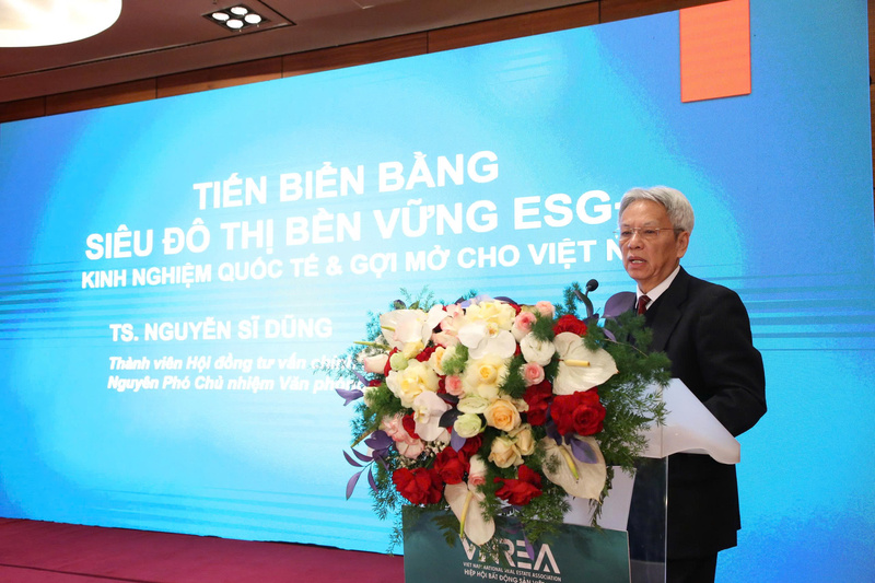 TS. Nguyễn Sĩ Dũng, Thành viên Hội đồng tư vấn chính sách của Thủ tướng Chính phủ, Nguyên Phó Chủ nhiệm Văn phòng Quốc hội, phát biểu tại hội thảo