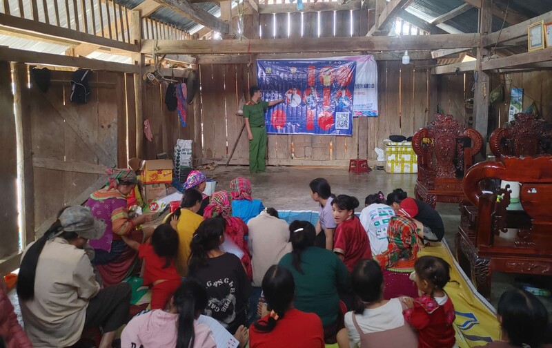 Đặc biệt, chiến dịch được triển khai bao phủ vùng sâu, vùng xa, vùng đồng bào dân tộc thiểu số và kết hợp hỗ trợ học sinh có hoàn cảnh khó khăn. Ảnh: ĐVCC