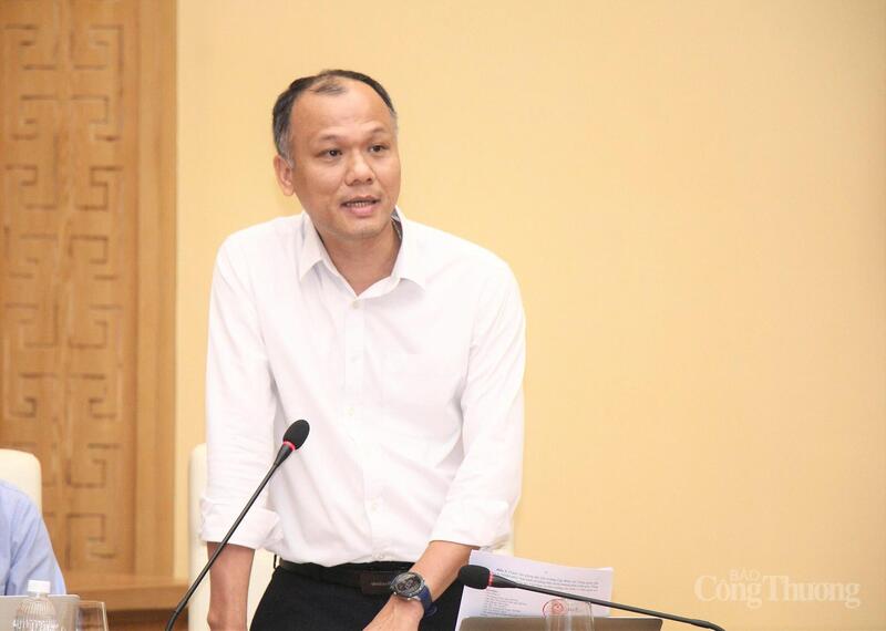 Ông Phạm Quỳnh - Phó Tổng giám đốc NSMO chia sẻ ý kiến tại cuộc họp.