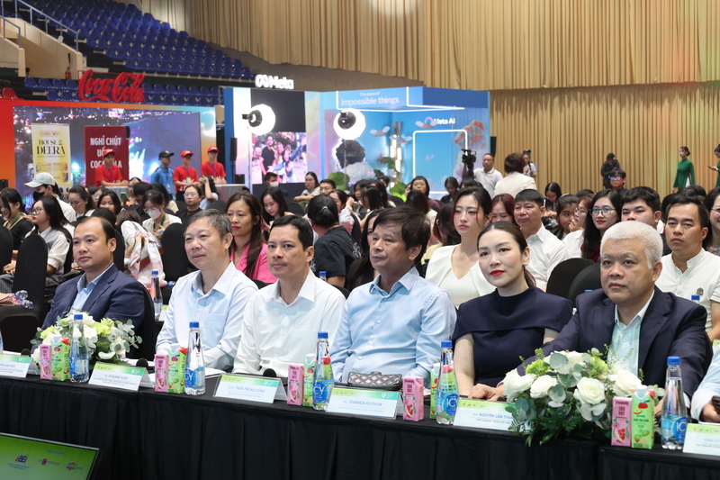 Các đại biểu tham dự diễn đàn. Ảnh: Hoàng Chiến.