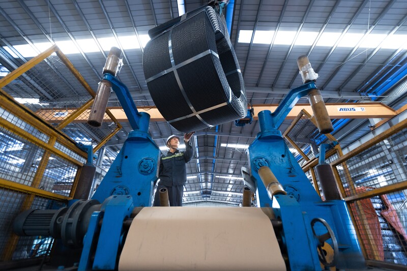 Hòa Phát hiện sở hữu dây chuyền sản xuất cáp dự ứng lực công suất hơn 200.000 tấn mỗi năm, được nhập khẩu hoàn toàn từ Ý