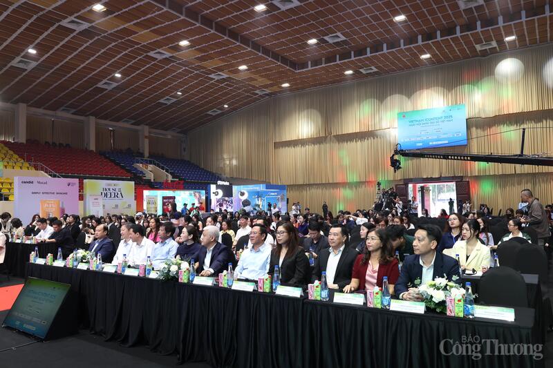 Các đại biểu tham dự diễn đàn