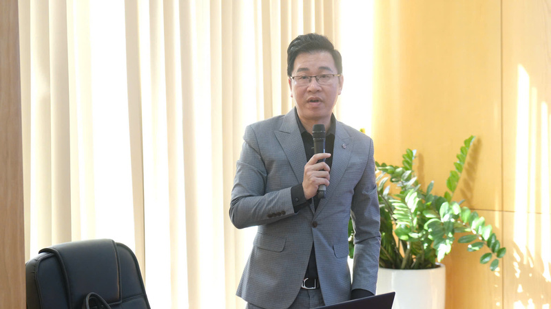 Chuyên viên chính Vụ Cải cách hành chính (Bộ Nội vụ) Vy Tiến Cường. Ảnh: Lê An