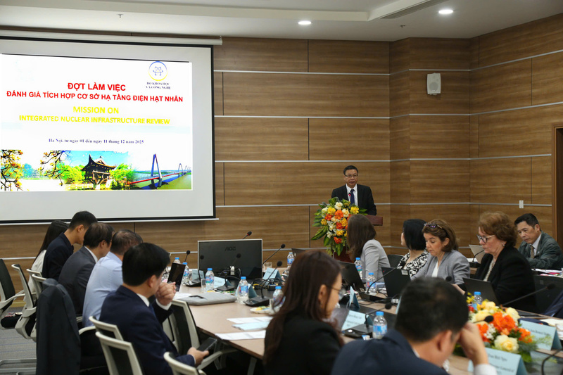 Thứ trưởng Lê Xuân Định phát biểu khai mạc Đợt làm việc đánh giá tích hợp cơ sở hạ tầng điện hạt nhân ở Việt Nam