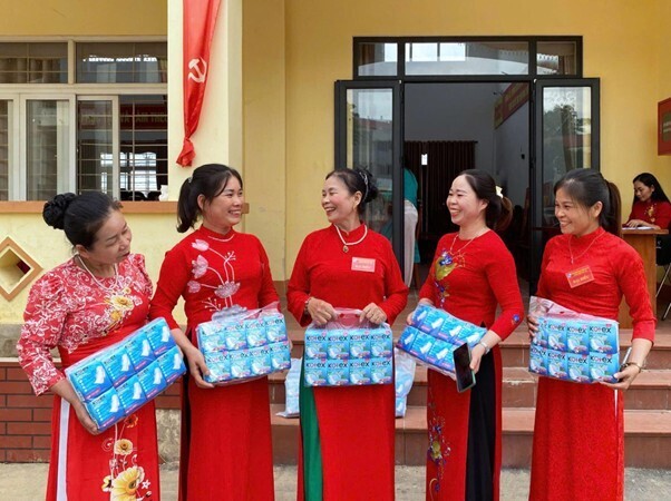 Kotex gửi các phần quà băng vệ sinh tại Hội Liên hiệp Phụ nữ tỉnh Thái Nguyên (Ảnh Kotex Việt Nam)
