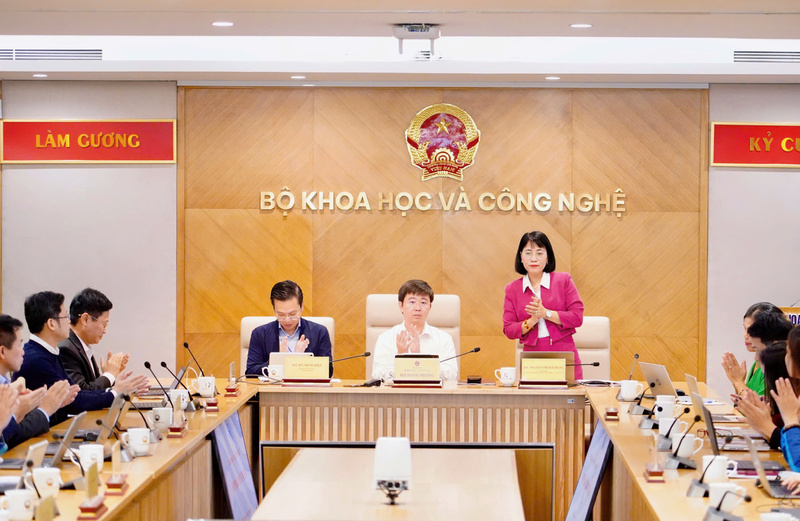 Quang cảnh buổi họp báo. Ảnh: Phong Lâm