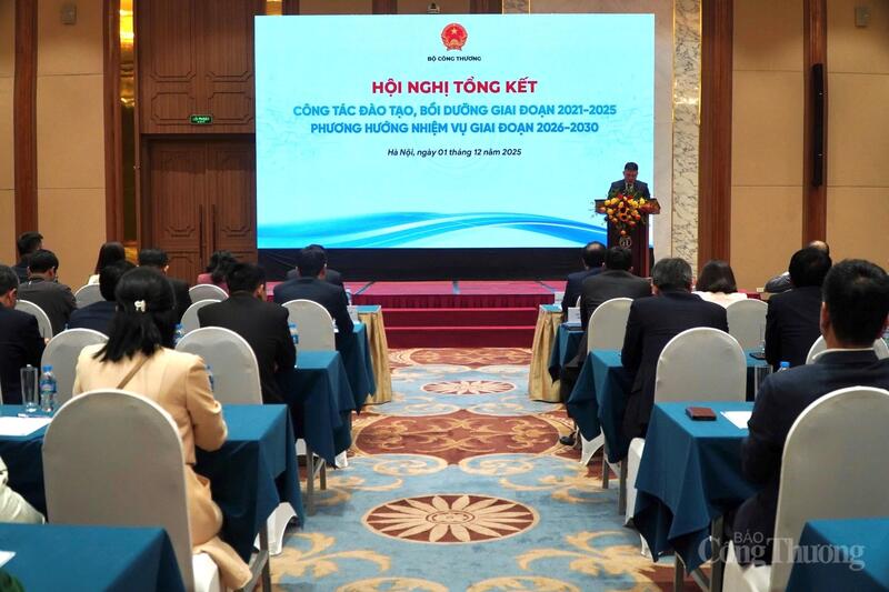 Hội nghị Tổng kết công tác đào tạo, bồi dưỡng giai đoạn 2021 - 2025 và phương hướng nhiệm vụ giai đoạn 2026 - 2030. Ảnh: Minh Trang