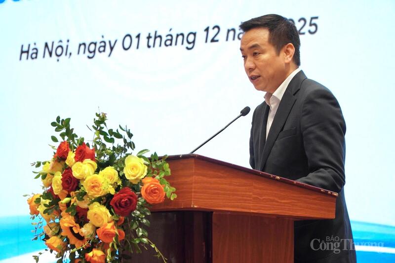 ທ່ານ Nguyen The Hieu, ຮອງ​ຫົວໜ້າ​ກົມ​ຈັດ​ຕັ້ງ ​ແລະ ພະນັກງານ, ກະຊວງ​ອຸດສາຫະກຳ ​ແລະ ການ​ຄ້າ ​ໄດ້​ກ່າວ​ຄຳ​ປາ​ໄສ​ທີ່​ກອງ​ປະຊຸມ. ພາບ: ມິງຈ່າງ