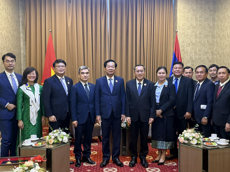 Các đại biểu chụp ảnh chung. Ảnh: Bộ Nội vụ