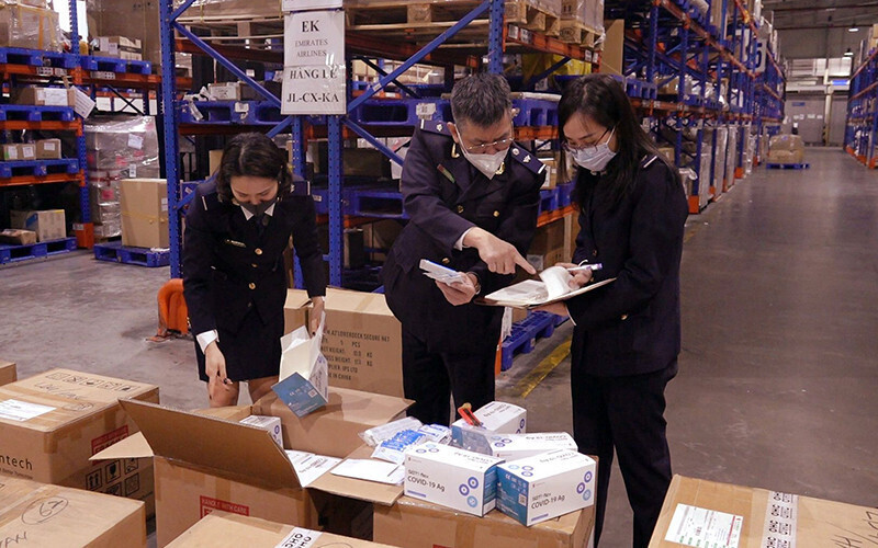 Hải quan tăng cường kiểm tra hàng hóa xuất nhập khẩu. Ảnh: ND