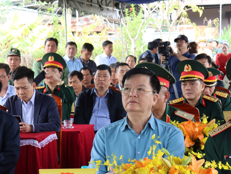 Phó Thủ tướng Mai Văn Chính tham dự Lễ khởi động "Chiến dịch Quang Trung" tại thôn Quảng Lạc, xã D'ran, tỉnh Lâm Đồng. Ảnh: Mai Long