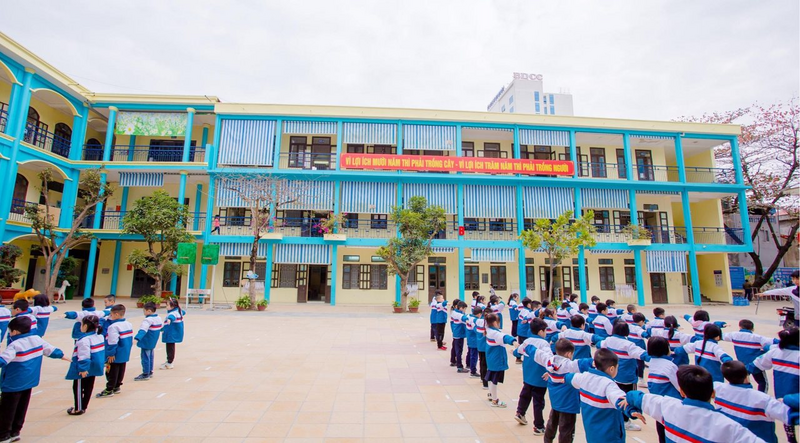 Bộ Giáo dục và Đào tạo đề nghị các địa phương rà soát và sắp xếp trường học theo lộ trình phù hợp, không gây xáo trộn dạy học, đồng thời bảo đảm an toàn và thuận lợi cho học sinh. Ảnh minh hoạ