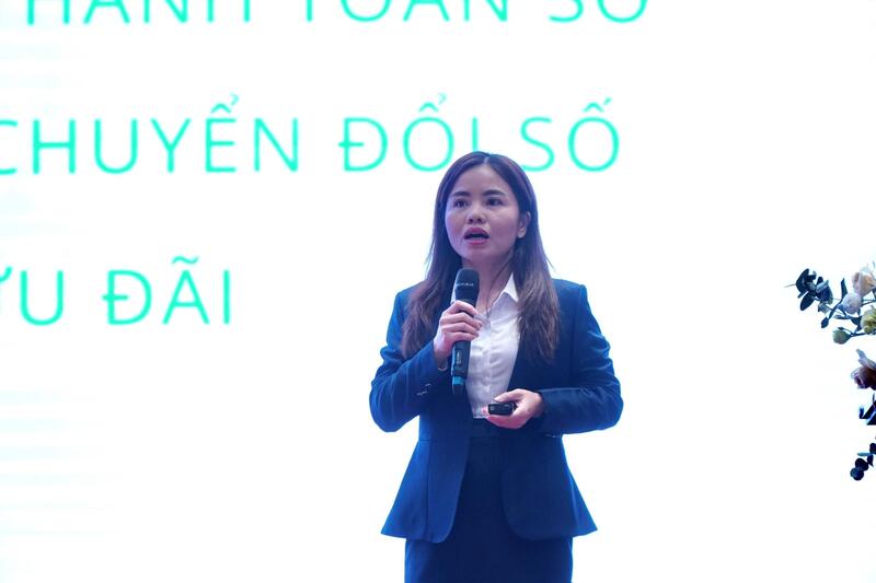 Bà Phạm Thị Biên - Phó Giám Đốc Khối Doanh nghiệp, VNPAY nhấn mạnh vai trò của hệ sinh thái thanh toán số trong thương mại điện tử đa kênh. Ảnh: Minh Trang