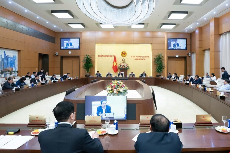 Toàn cảnh phiên họp của Ủy ban Thường vụ Quốc hội sáng 4/12. Ảnh: QH