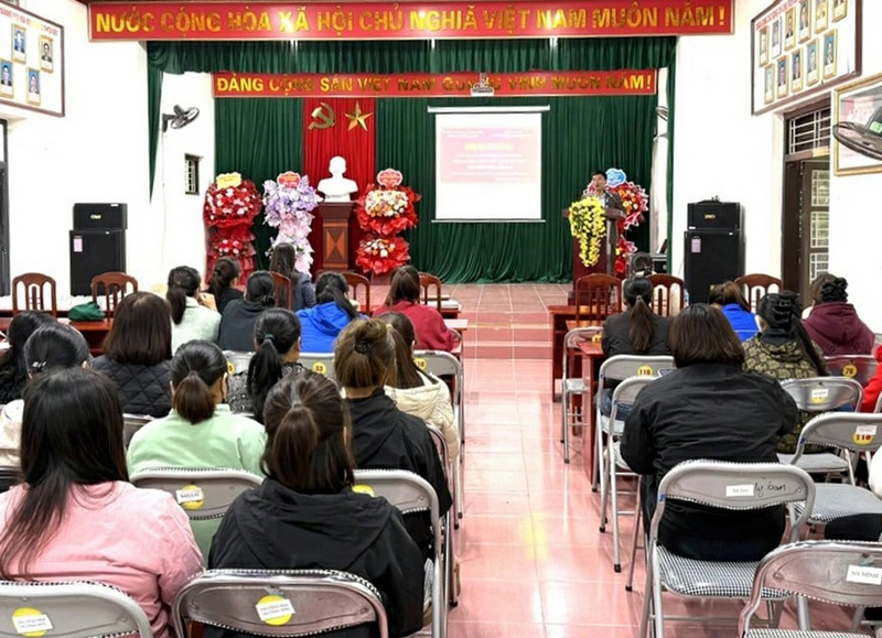 Lớp đào tạo nghề “Kinh doanh online” tại xã Côn Minh