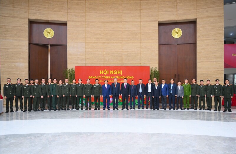 Tổng Bí thư Tô Lâm cùng lãnh đạo Đảng, Nhà nước và các đại biểu chụp ảnh lưu niệm tại hội nghị. Ảnh: Bộ Công an.