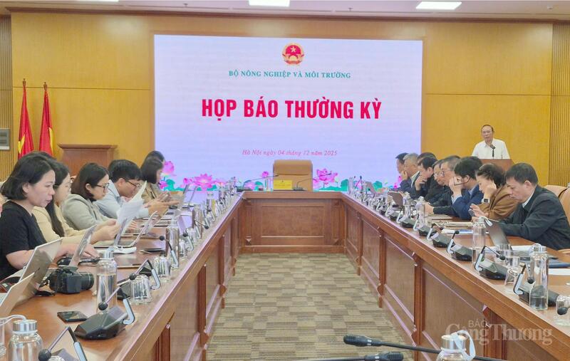 Họp báo thường kỳ tháng 11/2025 Bộ Nông nghiệp và Môi trường diễn ra ngày 4/12. Ảnh: N.H