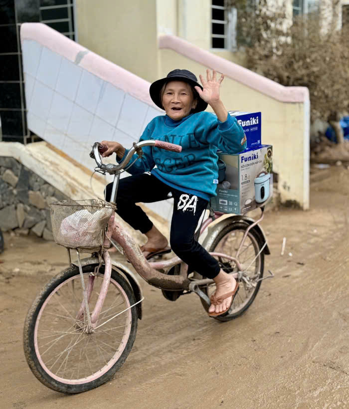 Những món quà ý nghĩa của Tập đoàn Hòa Phát gửi đến người dân vùng lũ Đắk Lắk. Ảnh: Hòa Phát