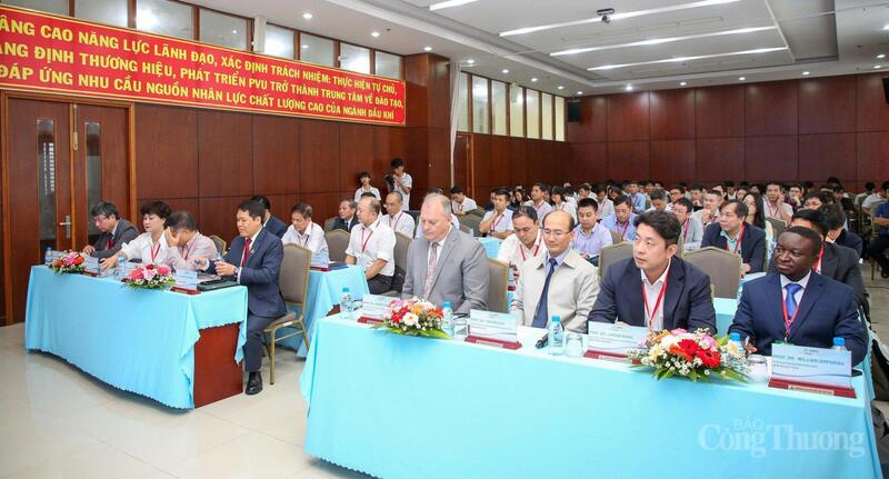 Quang cảnh hội nghị.