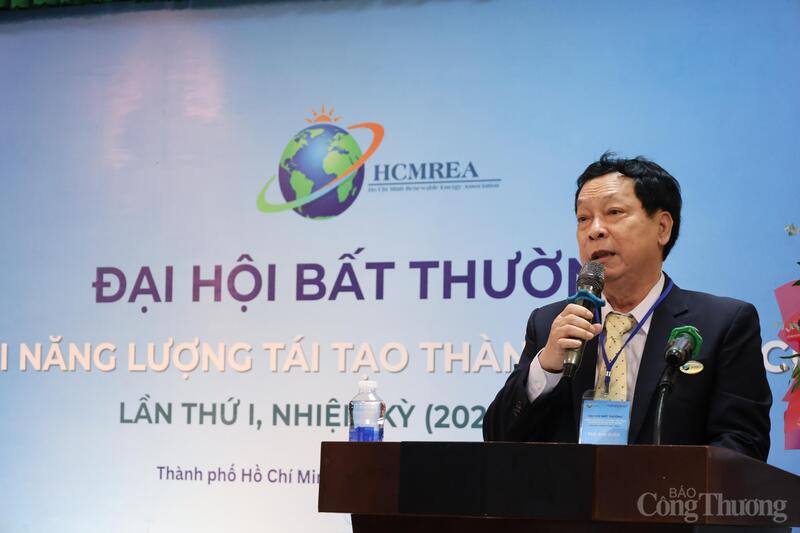 Ông Phan Thanh Lâm - Chủ tịch Hiệp hội Năng lượng tái tạo TP. Hồ Chí Minh phát biểu tại Đại hội