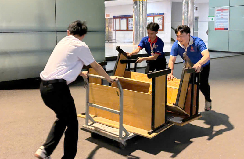 IUH hỗ trợ trang thiết bị học tập cho học sinh vùng bão lũ Đắk Lắk - 2