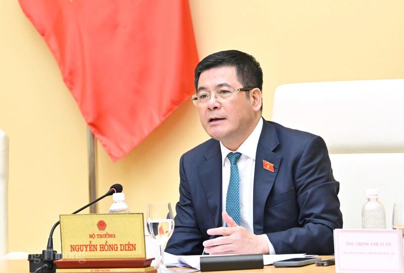 Ministr Nguyen Hong Dien hovoří na schůzi. Foto: Can Dung