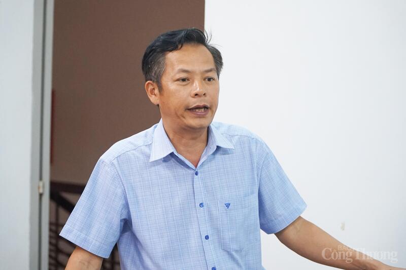 Ông Võ Tấn Trực, Chủ tịch UBND xã Yang Mao. Ảnh: Vũ Long