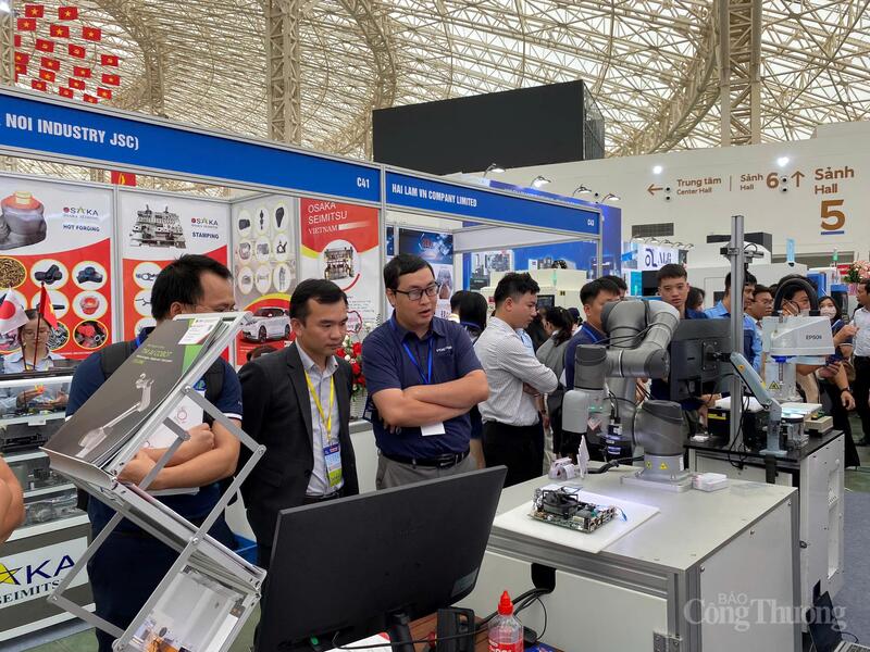 HANSIBA zaleca rządowi szybkie opracowanie ustawy o wspieraniu przemysłu, która stworzy stabilny korytarz prawny dla długoterminowych inwestycji. Zdjęcie: N.H.