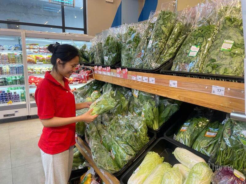 Hà Nội bảo đảm các nguồn cung hàng hóa thiết yếu dồi dào phục vụ người dân dịp Tết 2026.