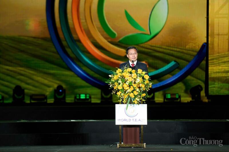 Ông Đinh Văn Tuấn, Phó Chủ tịch UBND tỉnh Lâm Đồng phát biểu khai mạc. Ảnh: Lê Sơn