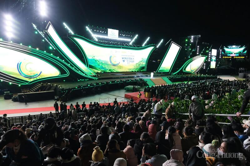 Tối 5/12, Lễ hội Trà Quốc tế - World T.E.A Fest 2025 chính thức khai mạc tại Quảng trường Lâm Viên - Đà Lạt (tỉnh Lâm Đồng). Ảnh: Lê Sơn