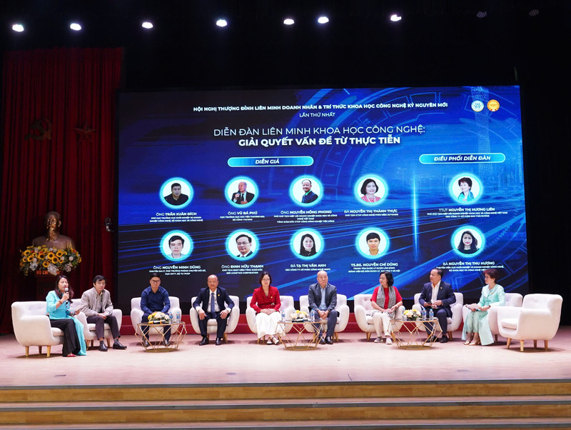 Hội nghị Thượng đỉnh Liên minh Doanh nhân và Trí thức Khoa học - Công nghệ.