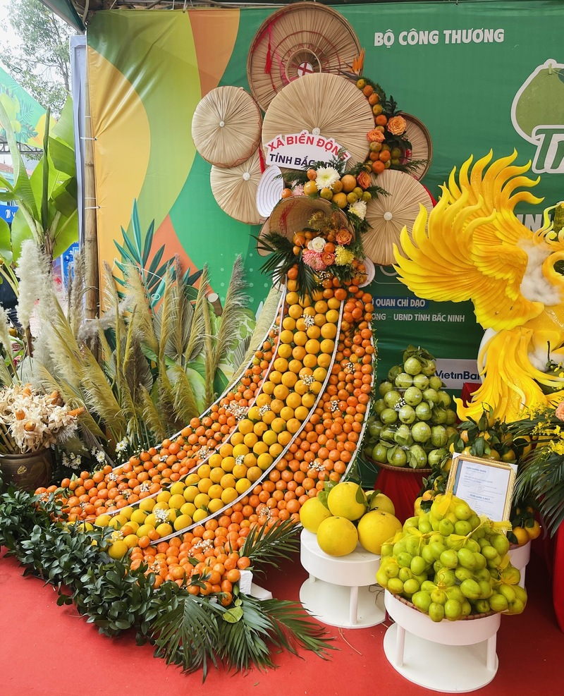 Gian hàng của xã Biển Động. Ảnh: Nguyễn Hương