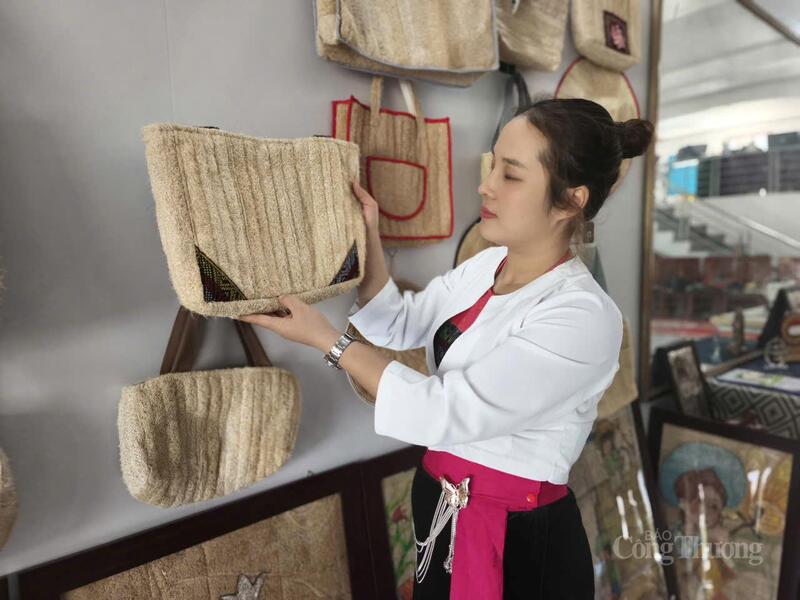 Các sản phẩm thủ công mỹ nghệ độc đáo, thân thiện với môi trường khởi nguồn từ ý tưởng của cô gái trẻ người Mường - Xa Thị Nga.