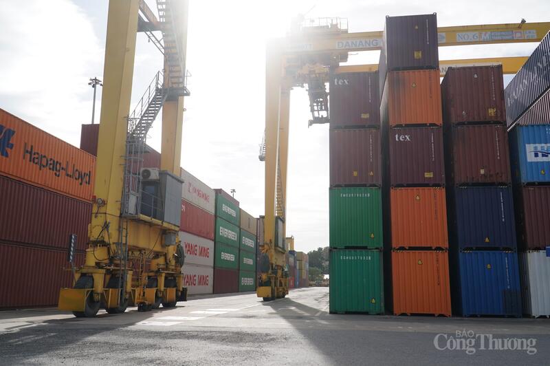 Hai trọng tâm lớn của kinh tế Đà Nẵng năm 2026 đó là đẩy nhanh tiến độ Khu thương mại tự do với ưu tiên các chính sách cho phát triển logistics và triển khai Trung tâm Tài chính quốc tế Việt Nam tại Đà Nẵng