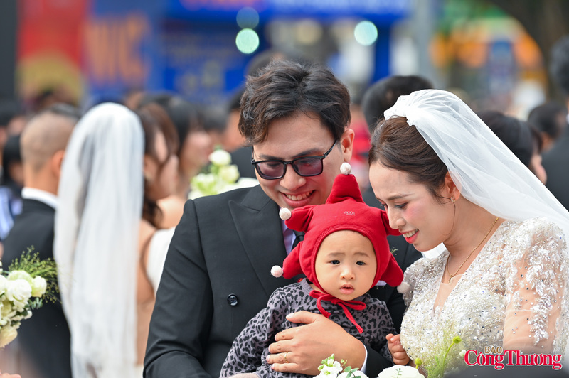 Những thiên thần nhỏ có mặt trong ngày trọng đại của bố mẹ.