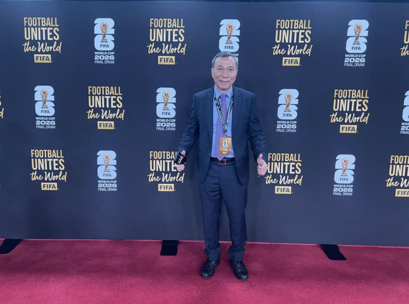 Ông Trần Quốc Tuấn, Ủy viên Ủy ban Ban thi đấu cấp đội tuyển quốc gia của FIFA, Uỷ viên Thường vụ AFC, Chủ tịch Liên đoàn Bóng đá Việt Nam tại lễ bốc thăm. Ảnh: VFF