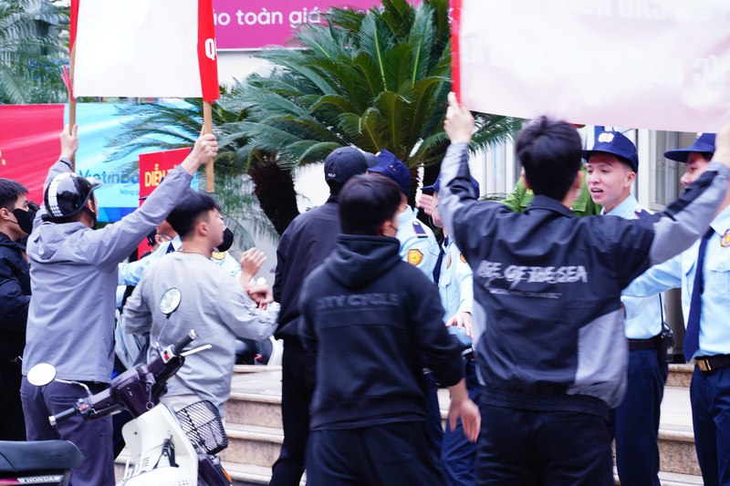 Các cán bộ, chiến sĩ và lực lượng phối hợp tham gia diễn tập. Ảnh: Thái Mạnh